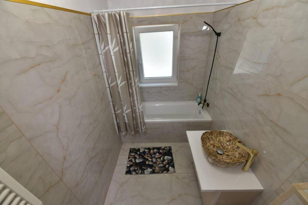 Luxury Studio / Ghencea Apartment Bucharest Exterior photo